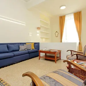  Appartamento Elegant In The Heart Of Rome-navona Area