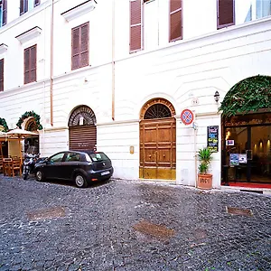 Vetrina Holidays Navona Square Rome